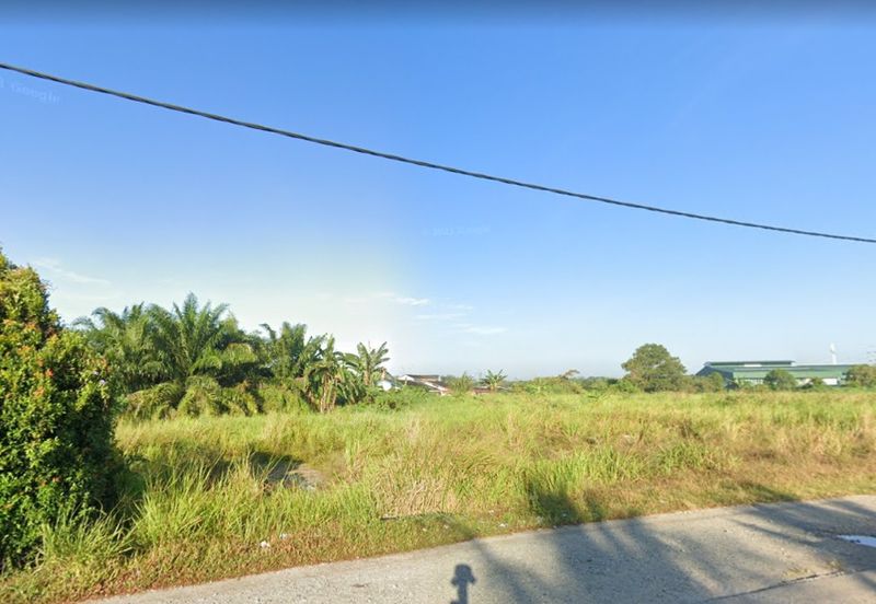 Commercial Land At Pekan Nanas For Rent