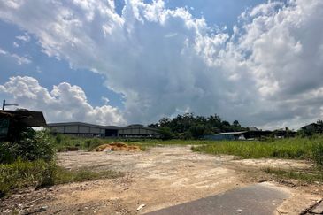 Seelong, Senai Converted Industrial Land For Rent