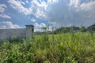 Seelong, Senai Converted Industrial Land For Rent