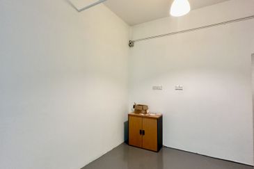 Renovated Office @ Indah Walk 3, Bukit Indah for Sale 