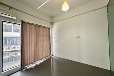 Renovated Office @ Indah Walk 3, Bukit Indah for Sale 