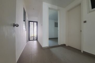 Emerald Bay @ Puteri harbour