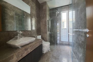 Emerald Bay @ Puteri harbour