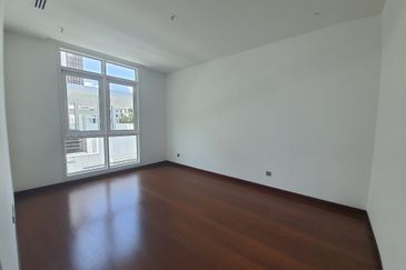 Emerald Bay @ Puteri harbour