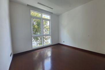 Emerald Bay @ Puteri harbour