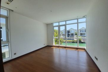 Emerald Bay @ Puteri harbour