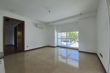 Emerald Bay @ Puteri harbour