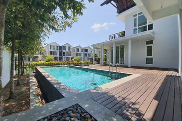 Emerald Bay @ Puteri harbour