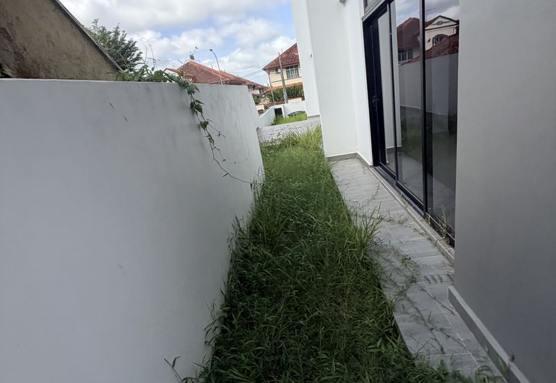 2 Storey Semi D @ Tmn Perling For Sale 