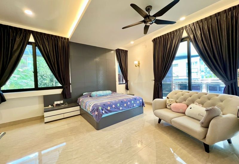 Horizon Hills 2 Sty Bungalow For Sale 