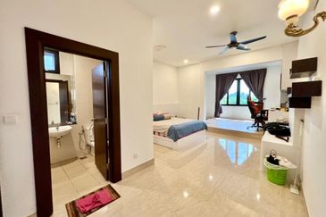 Horizon Hills 2 Sty Bungalow For Sale 