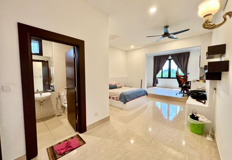 Horizon Hills 2 Sty Bungalow For Sale 