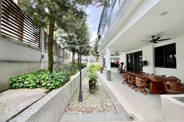 Horizon Hills 2 Sty Bungalow For Sale 