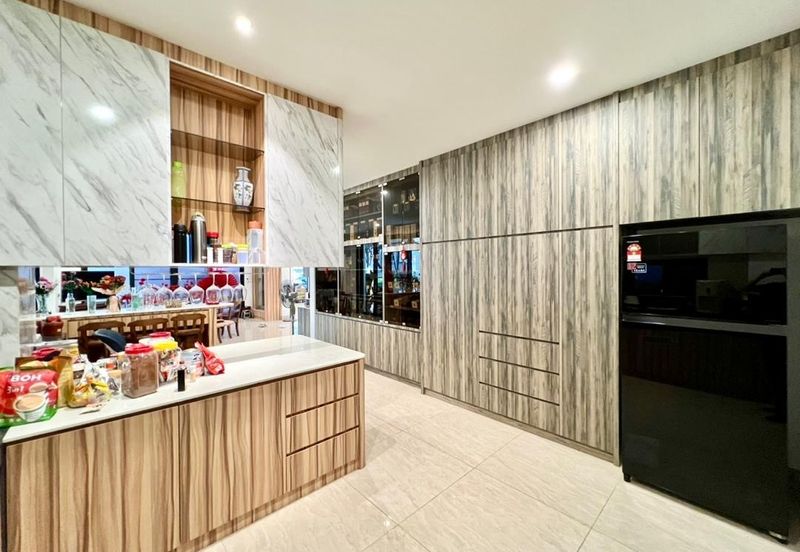 Horizon Hills 2 Sty Bungalow For Sale 