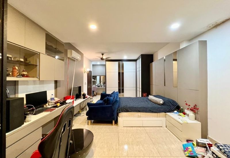 Horizon Hills 2 Sty Bungalow For Sale 