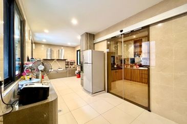 Horizon Hills 2 Sty Bungalow For Sale 