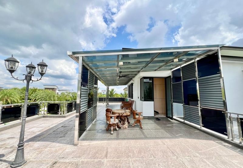 Horizon Hills 2 Sty Bungalow For Sale 