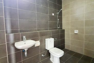 Horizon Hills 3 storey Link Bungalow  For Sale 