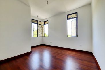 Horizon Hills 3 storey Link Bungalow  For Sale 