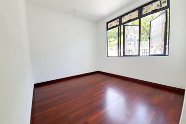 Horizon Hills 3 storey Link Bungalow  For Sale 