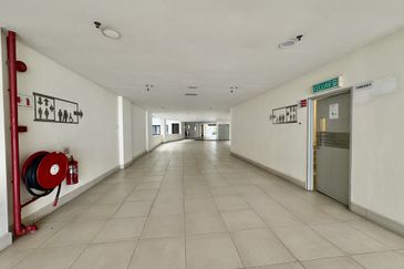 Renovated Office @ Indah Walk 3, Bukit Indah for Sale 