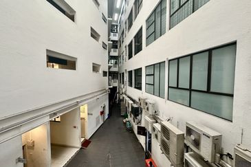 Renovated Office @ Indah Walk 3, Bukit Indah for Sale 