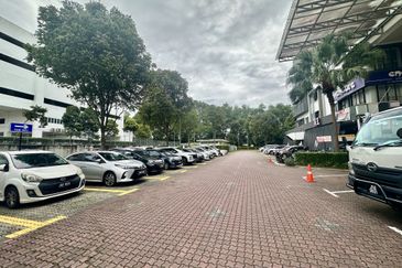 Renovated Office @ Indah Walk 3, Bukit Indah for Sale 