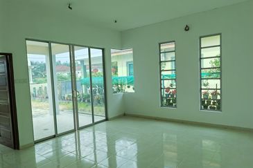 Banglo 1 Tingkat  Di Tanah Merah