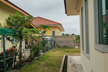 Banglo 1 Tingkat  Di Tanah Merah