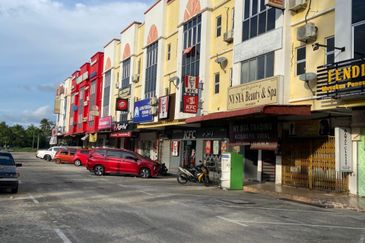 Kedai Komersial untuk Dijual di Pusat Bandar Tumpat