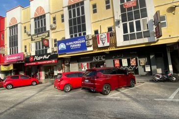 Kedai Komersial untuk Dijual di Pusat Bandar Tumpat
