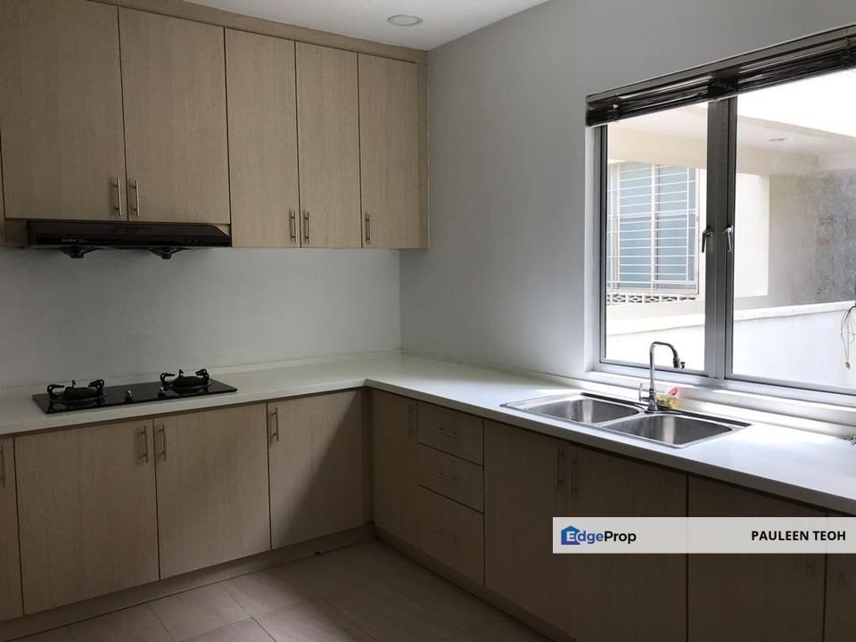 Dutamas Anggunpuri Spacious 5-Room Penthouse with 3 Car Parks + Good ROI 8% for Sale Below Bank Value, Kuala Lumpur, Dutamas
