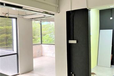  Retail lot at the city's hottest hangout area Bukit Ceylon