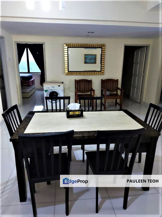 Renovated corner spacious unit just a short walk to schools, Kuala Lumpur, Dutamas