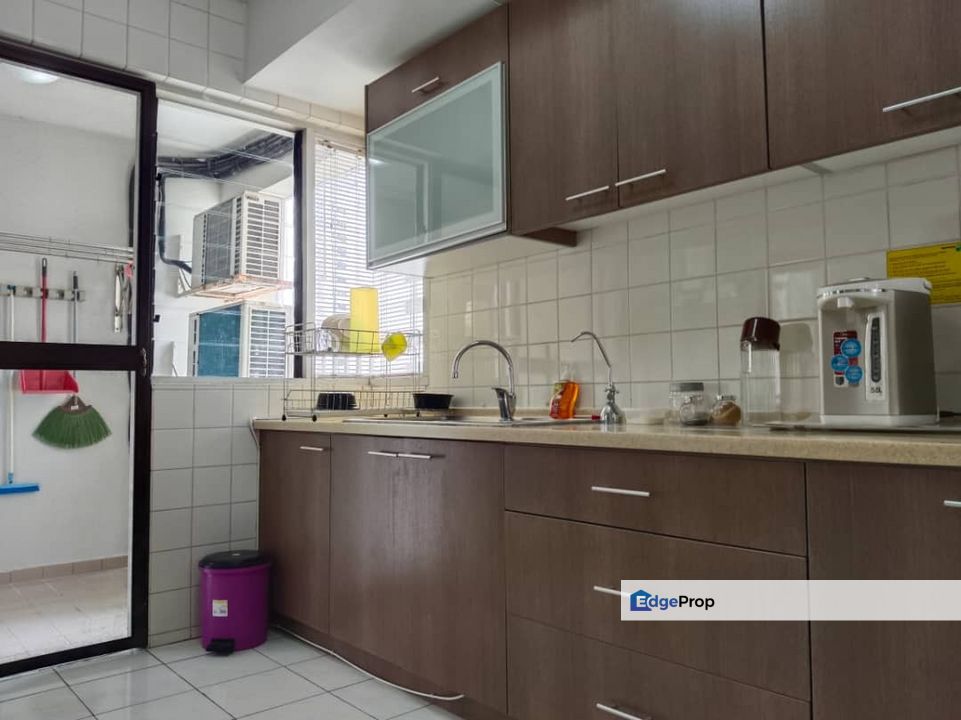 Mont Kiara Pines Everette Tower High Floor Move-in Ready Unit for Sale, Kuala Lumpur, Mont Kiara