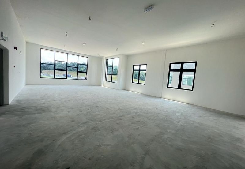 LAST 2 UNITS!!! RAWANG INDUSTRIAL PARK 3 STOREY SEMI-D FACTORY CUM OFFICE WITH LIFT
