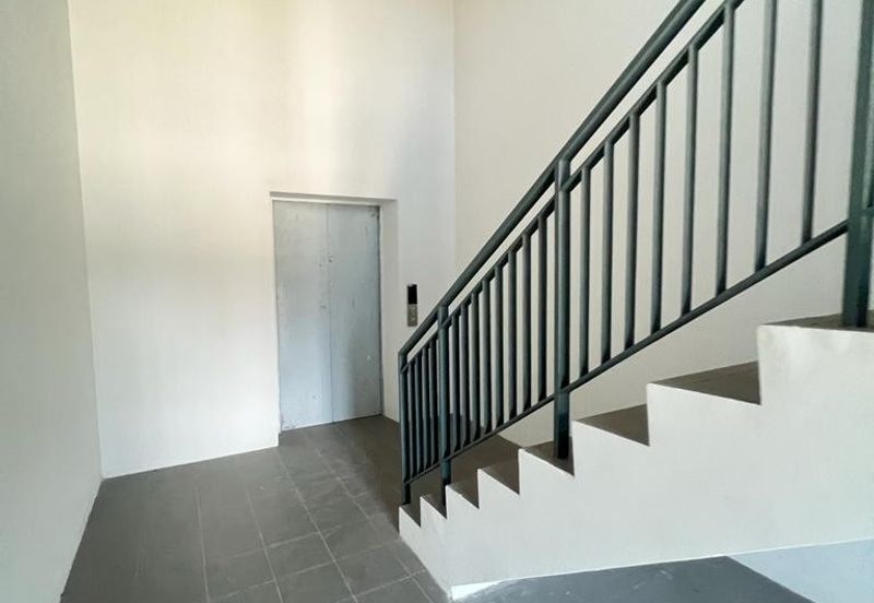 LAST 2 UNITS!!! RAWANG INDUSTRIAL PARK 3 STOREY SEMI-D FACTORY CUM OFFICE WITH LIFT