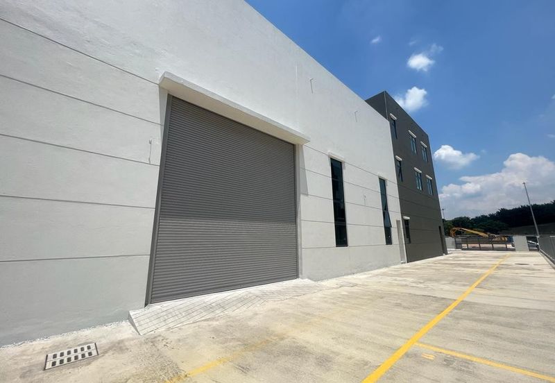 LAST 2 UNITS!!! RAWANG INDUSTRIAL PARK 3 STOREY SEMI-D FACTORY CUM OFFICE WITH LIFT