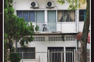 Strategic Commercial Property in Bukit Bintang Instagramable Spot for Sale @ Crazy Price! 🏨💥 