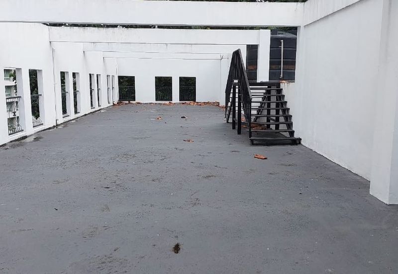 Rooftop Oasis in Bukit Ceylon Boutique Hotel for Rent