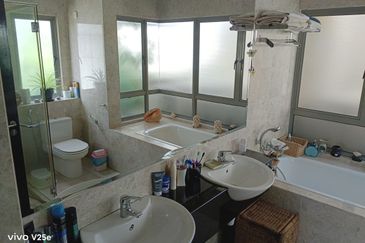 Changkat Kiara Surya