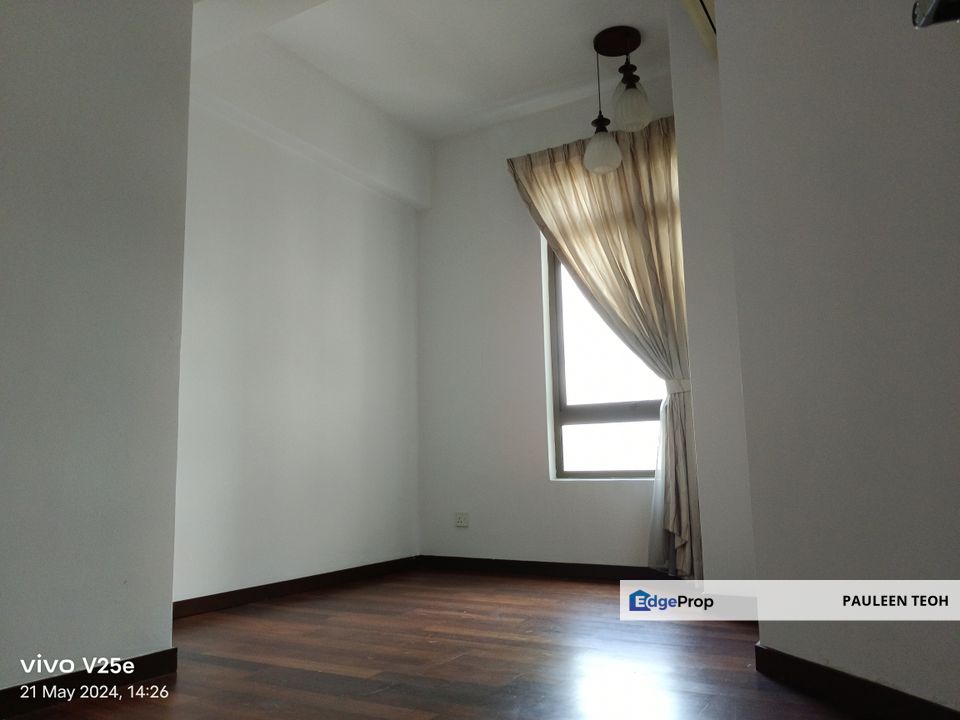 Live in Style at I-Zen Kiara 2: Spacious Unit, Stunning Views & More!, Kuala Lumpur, Mont Kiara