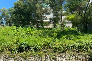 Country Heights Bungalow Land for Sale