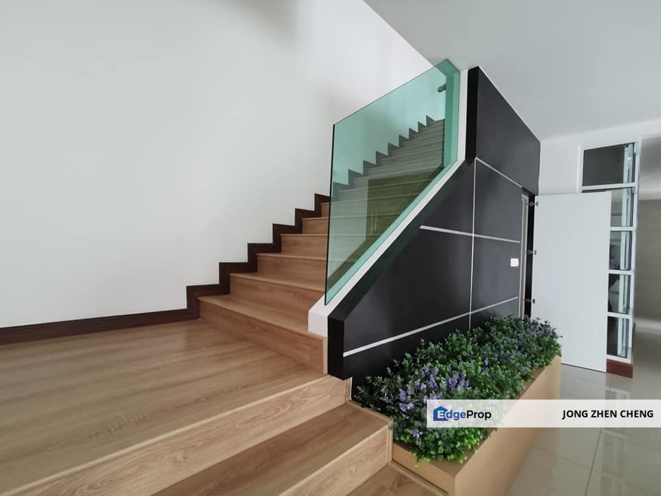 Puchong 3 Storey Ready Move IN 3800sqft Full Loan 150k Cashback, Selangor, Cyberjaya