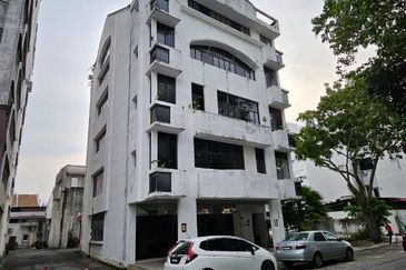 Individual Commercial Office Building for Sales  @ Penang Bank District 