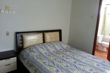 Marina Tower, Ratu Mutiara