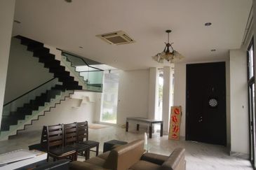 Perdana Lakeview East