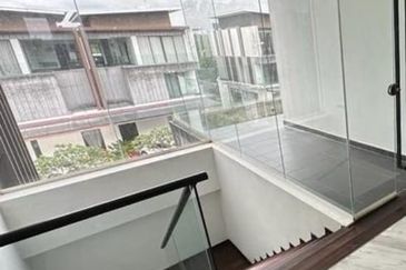 Perdana Lakeview East