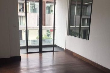 Perdana Lakeview East