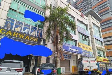 4 Storey Intermediate Shop @ Bandar Puteri Puchong